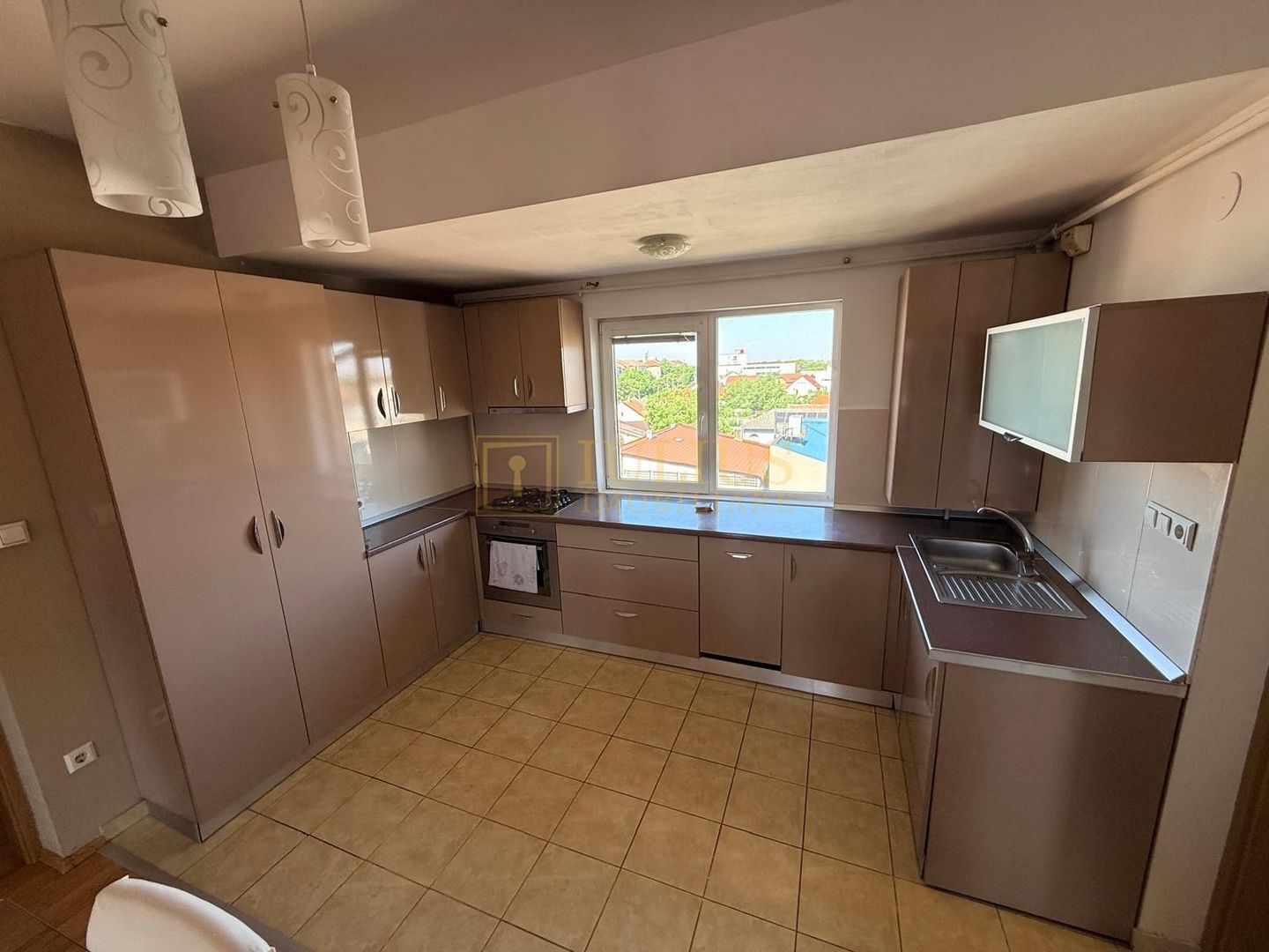 3 camere- 2 dormitoare| Zona Cetății| Centrală pe gaz| pet friendly - Poză 4