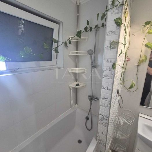 2 camere decomandate, 2 balcoane, parcare CF inclusă, Floresti. - Poză 6