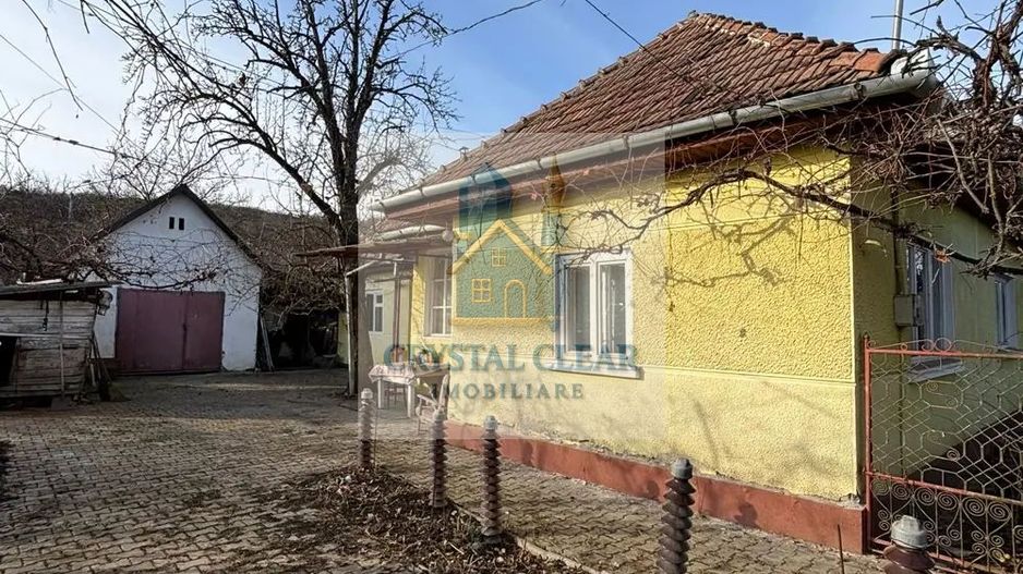 Casă 2 camere + teren de 852 mp - cartierul Unirii, str. Voinicenilor - Poză 3