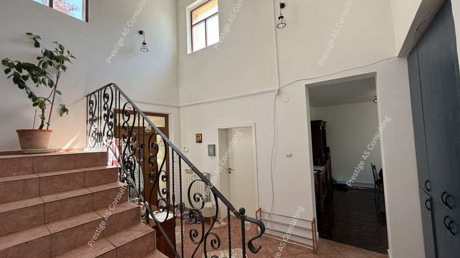 Vila individuala renovata complet | 6 camere | 500 mp teren | Str Jean Monnet - Poză 6