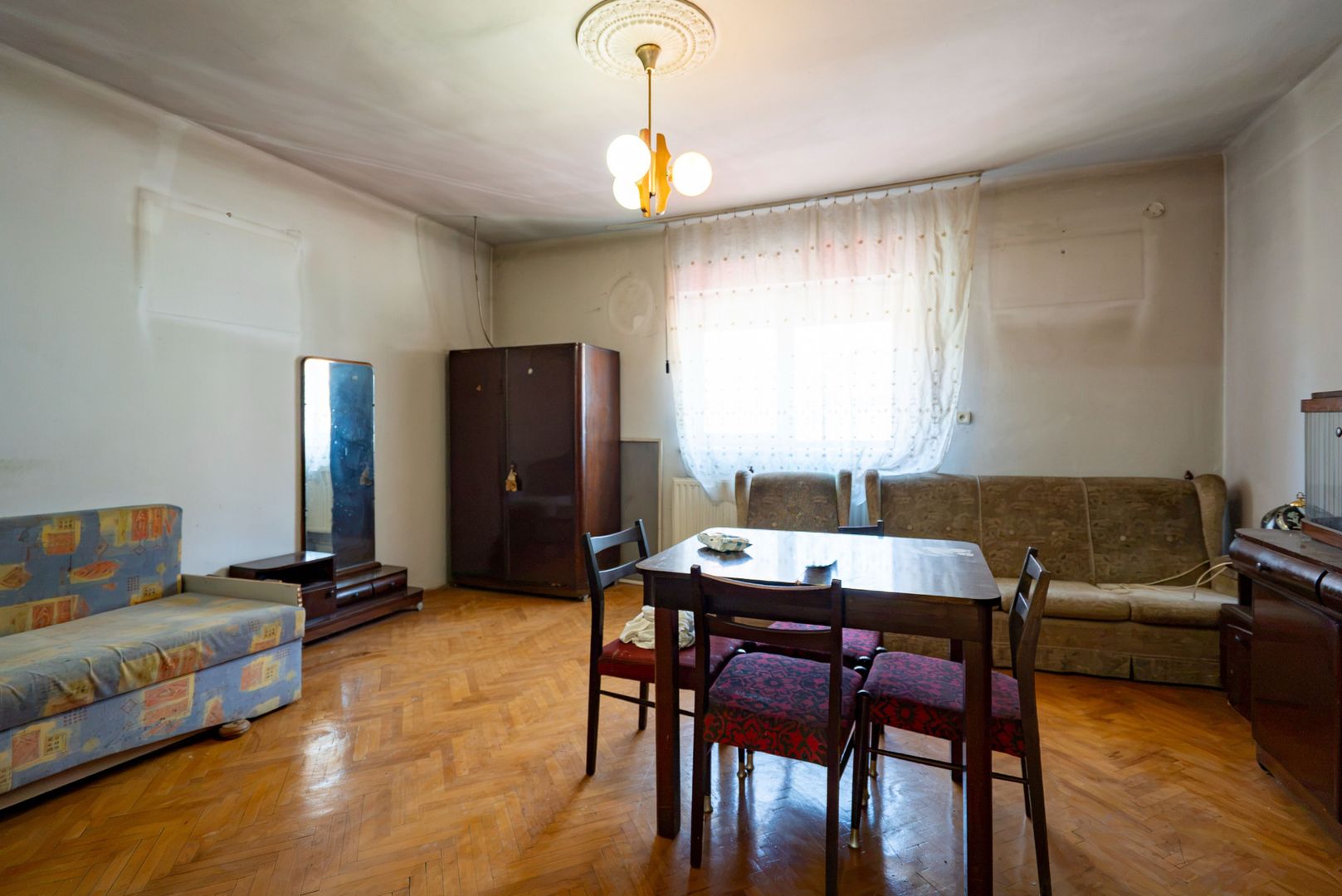 Casa cu 620 mp de teren in Rogerius - Poză 4