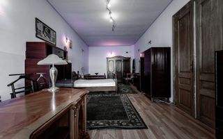 Locuință spațioasă cu grădină mare în Aradul Nou, calea Timișorii - Poză 10