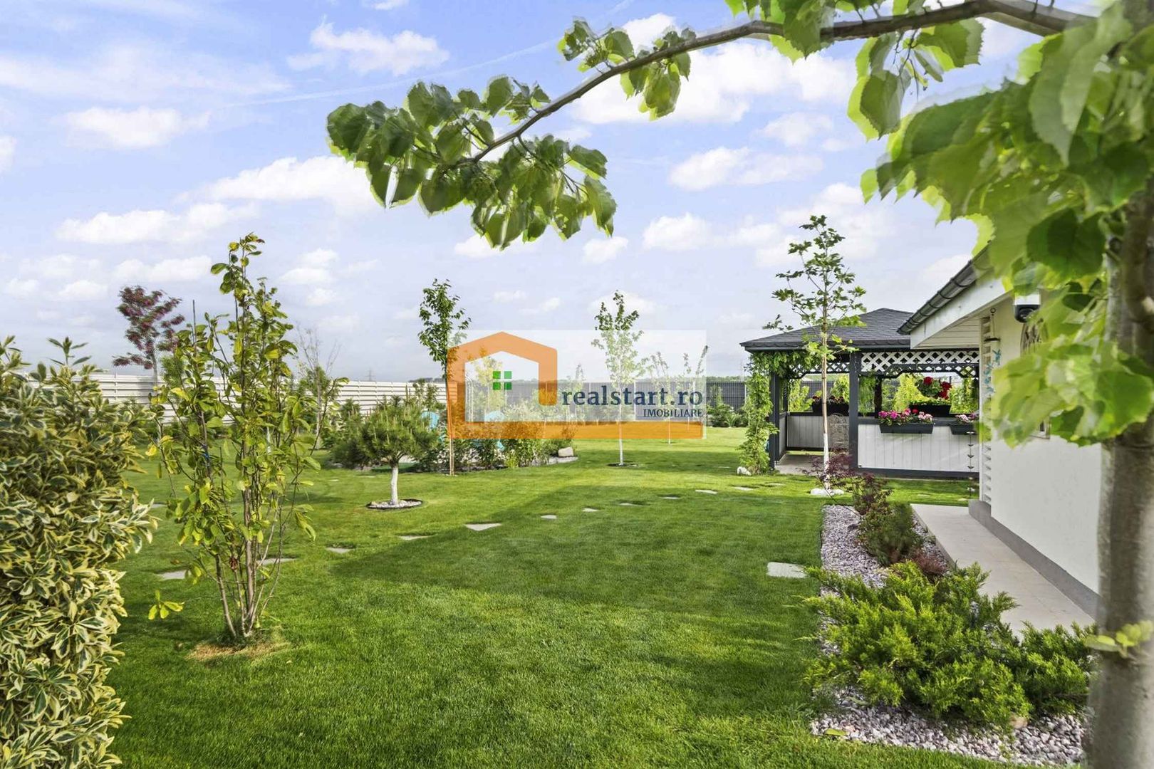 Langa Padure, Vila P+Pod , 1500mp teren,  terasa 40mp,  complex securizat - Poză 29