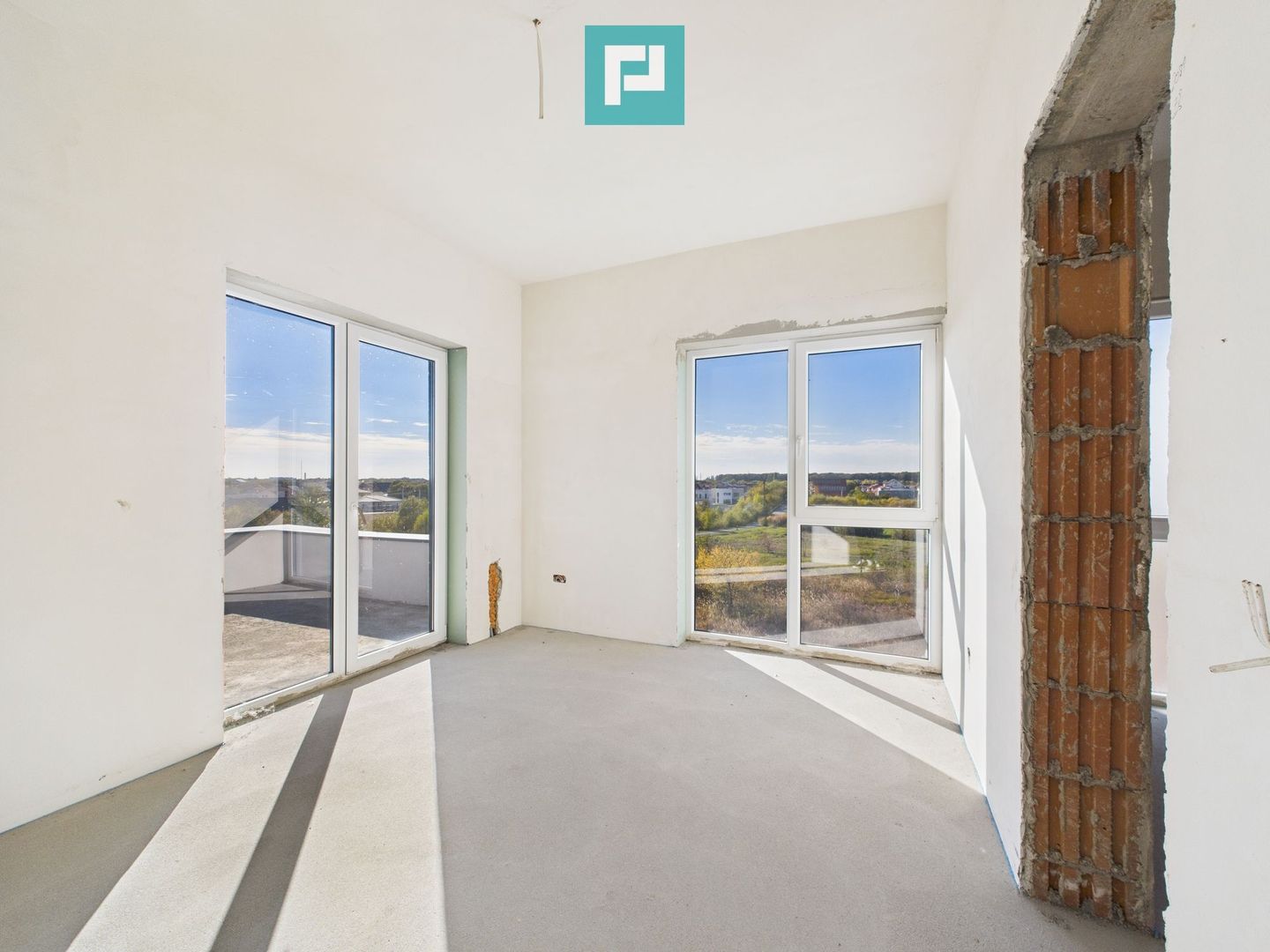 Penthouse cu lift privat și terasă mare în Ghiroda - Poză 2