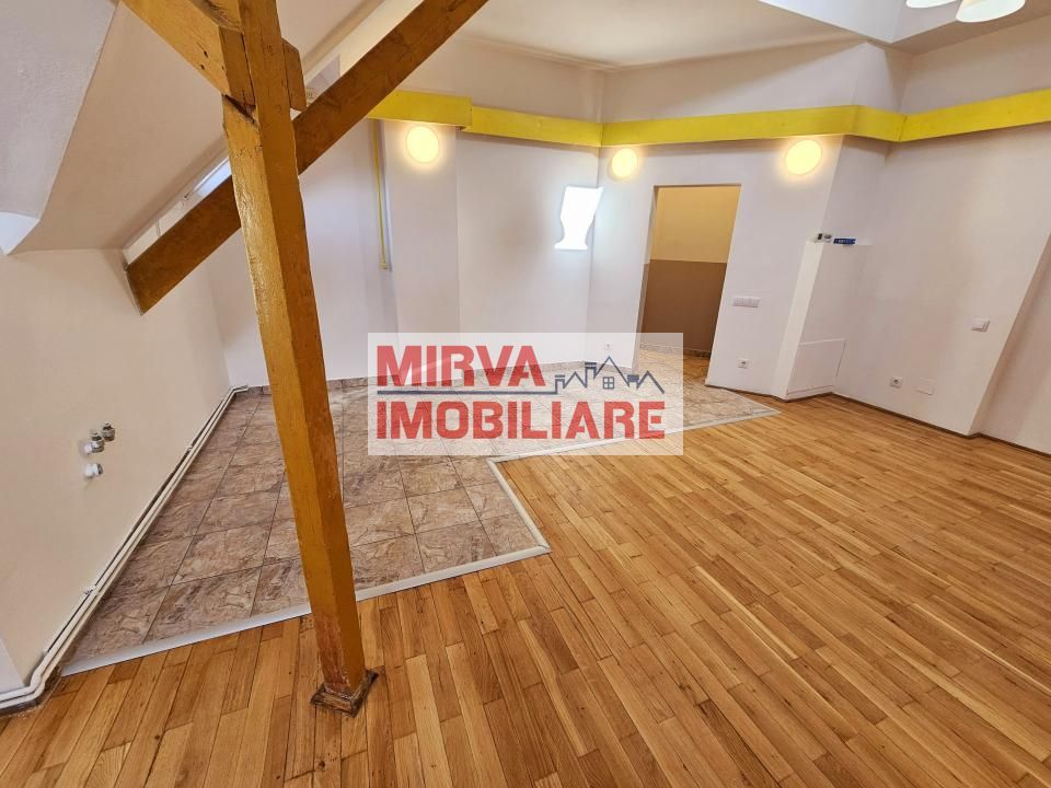 🏢 Spațiu de birouri – 5 camere, 3 băi – Mansardă vilă, Central - Poză 3