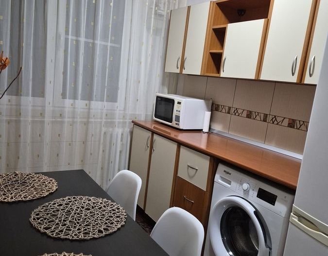 De inchiriat ap 3 camere+parcare, reabilitat, Rahova - Poză 3