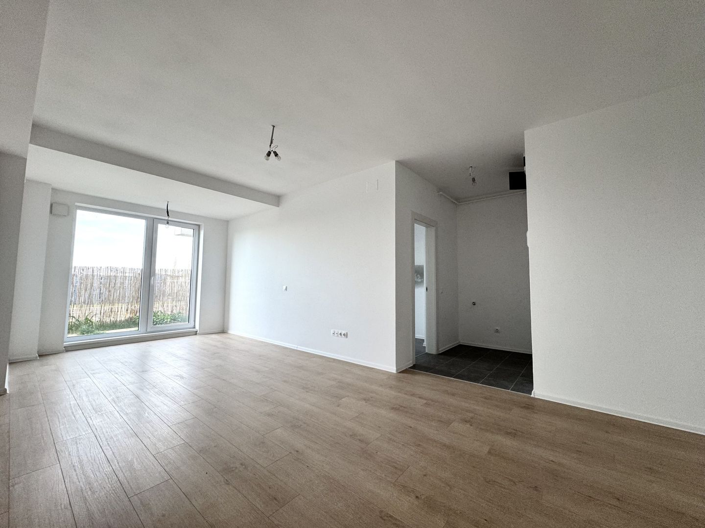 Apartament 4 camere Decomandat + Grădină Proprie - Atria Urban Resort - Poză 14