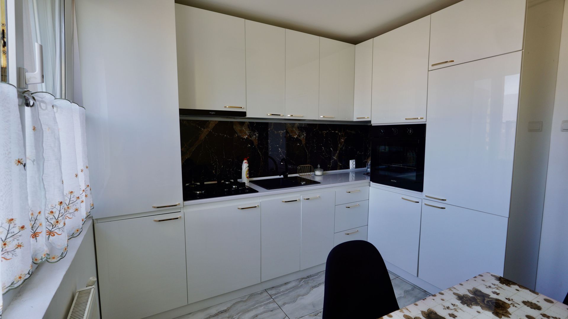 Apartament modern cu 2 camere în Codlea – complet renovat! - Poză 5