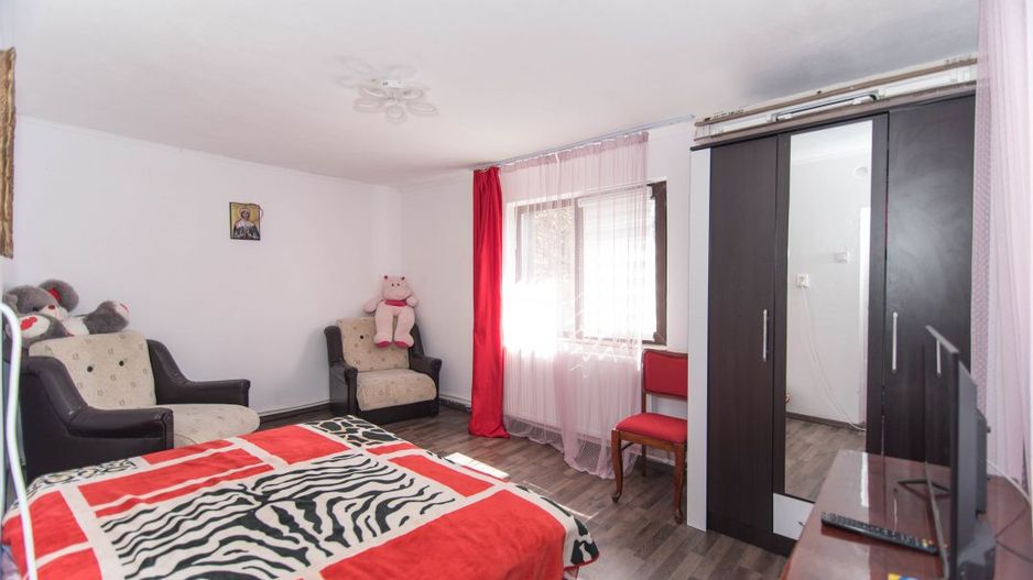 Casa cu 3 camere renovata - Poză 6