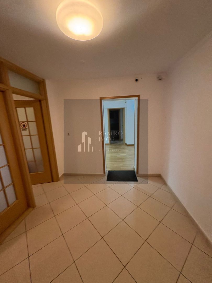 4 camere  etaj 1 /450 m METROU UNIRII - Poză 11