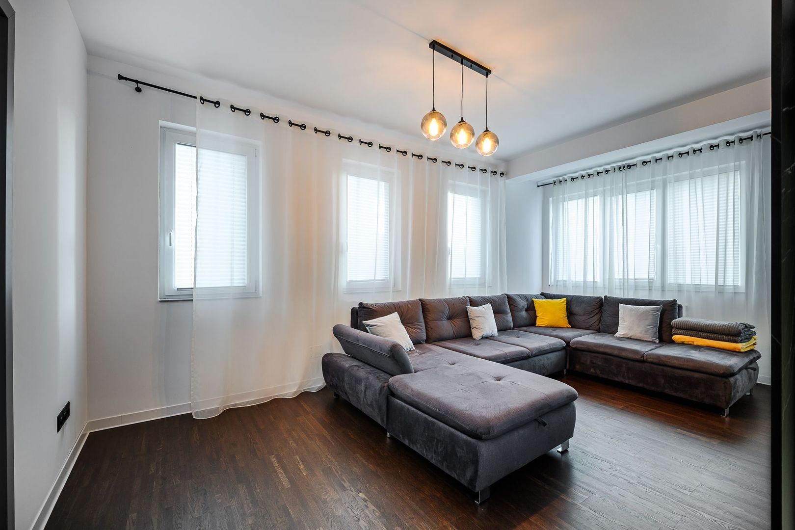 Duplex Superfinisat cu 2 Parcari Buna Ziua - Poză 13