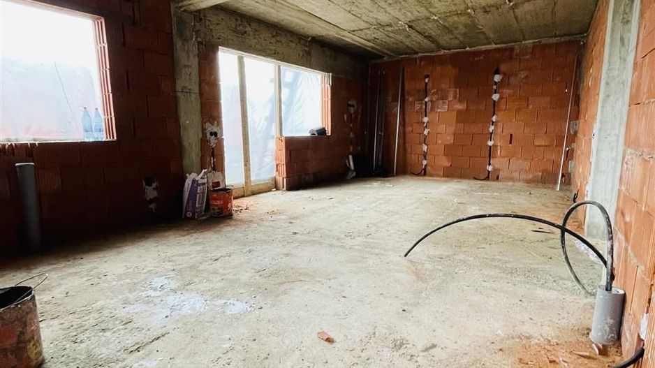 Casa de vanzare plan Parter Semifinisata Cihei - Poză 2