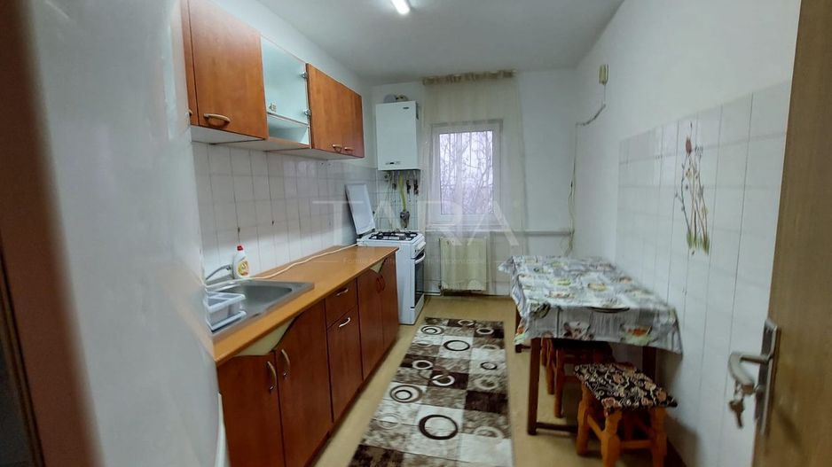 Apartament cu 3 camere decomandat de vanzare, zona Calea Florești. - Poză 1
