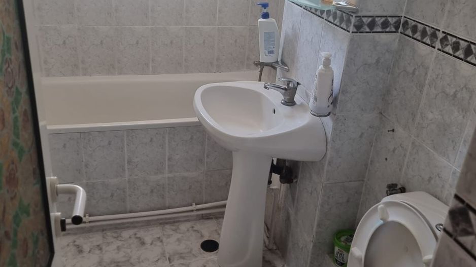 De inchiriat apartament cu 3 camere, zona Garii, etaj 3, 490 euro negociabi - Poză 3