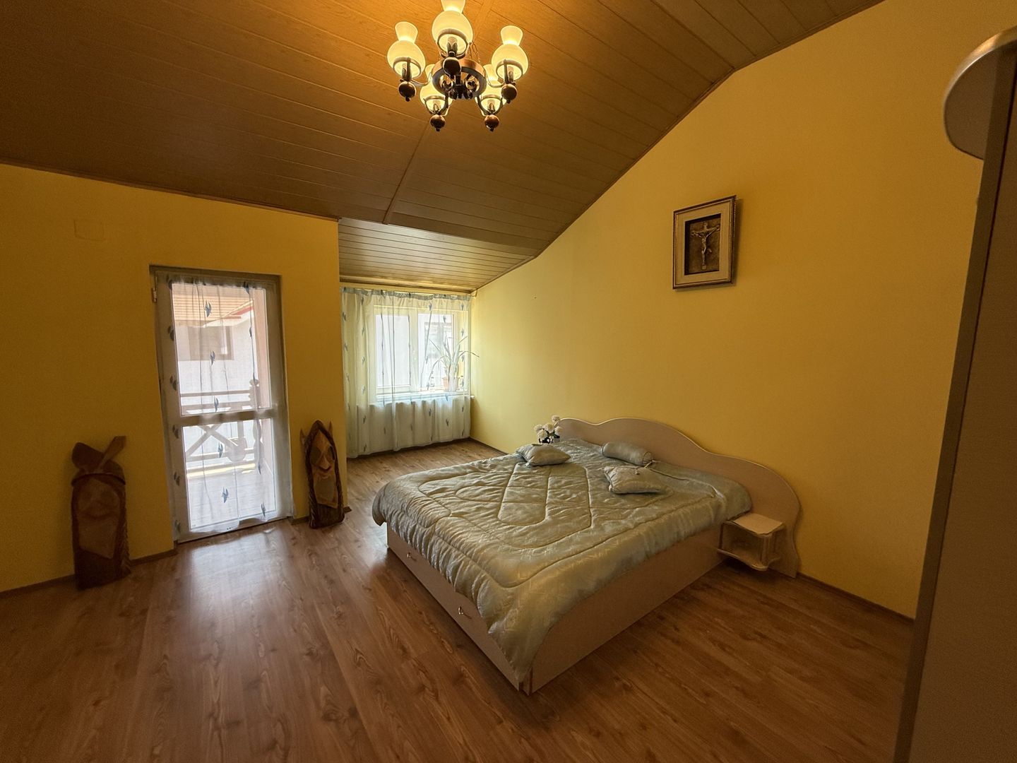 Vila P+1 cu terasă 255 mp + garaj 22,5 mp si teren 417 mp-Berceni ! - Poză 15
