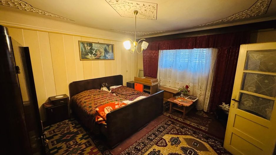 Casa de vânzare 3 camere, 2 intrări, acces auto în curte Gradiste Arad - Poză 9