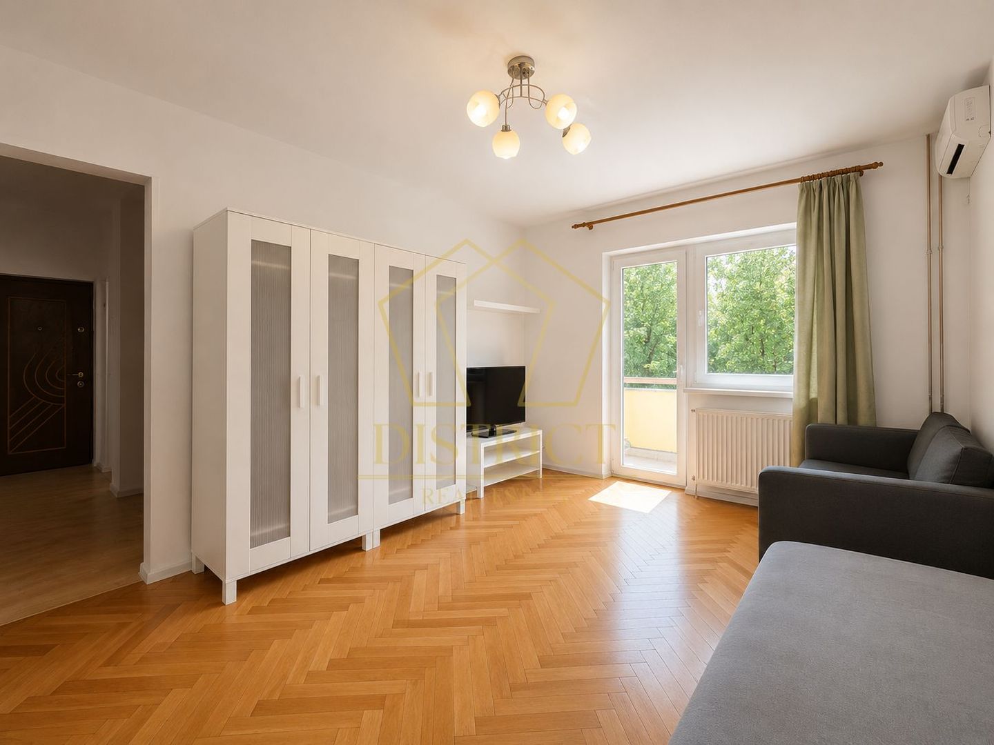Apartament decomandat cu o camera si balcon | Simion Barnutiu - Poză 1