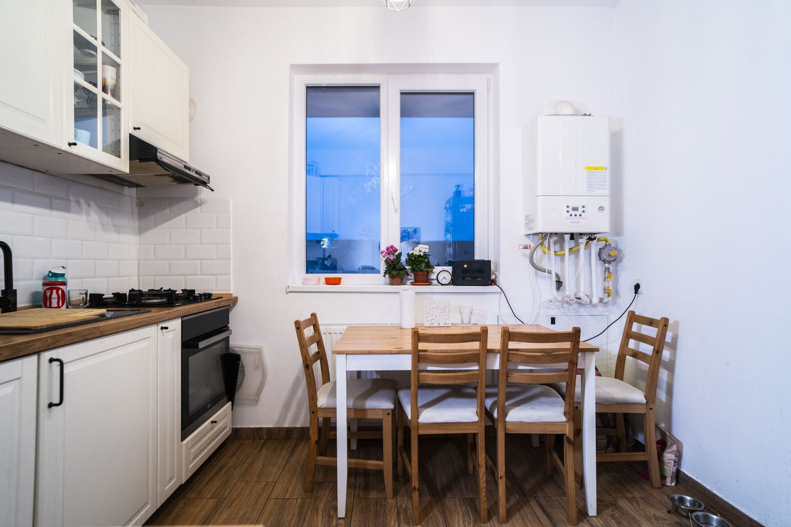 Domnesti - Tudor Vladimirescu, casa 4 camere, utilitati, parcare, STB - Poză 3