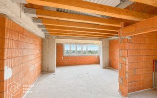 Penthouse cu potential exceptional, la rosu, 170mp, mansardabil pana la 300mp - Poză 3