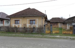 Casa cu anexe Remeti pe Somes