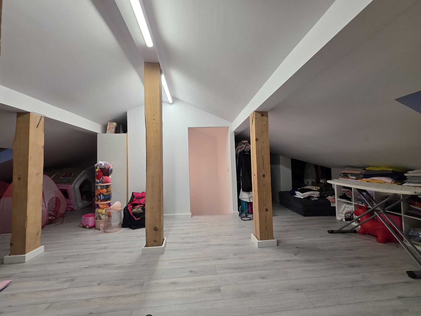 Casă de vânzare mobilata complet 6 camere, 325 mp construiți Aviației - Poză 16