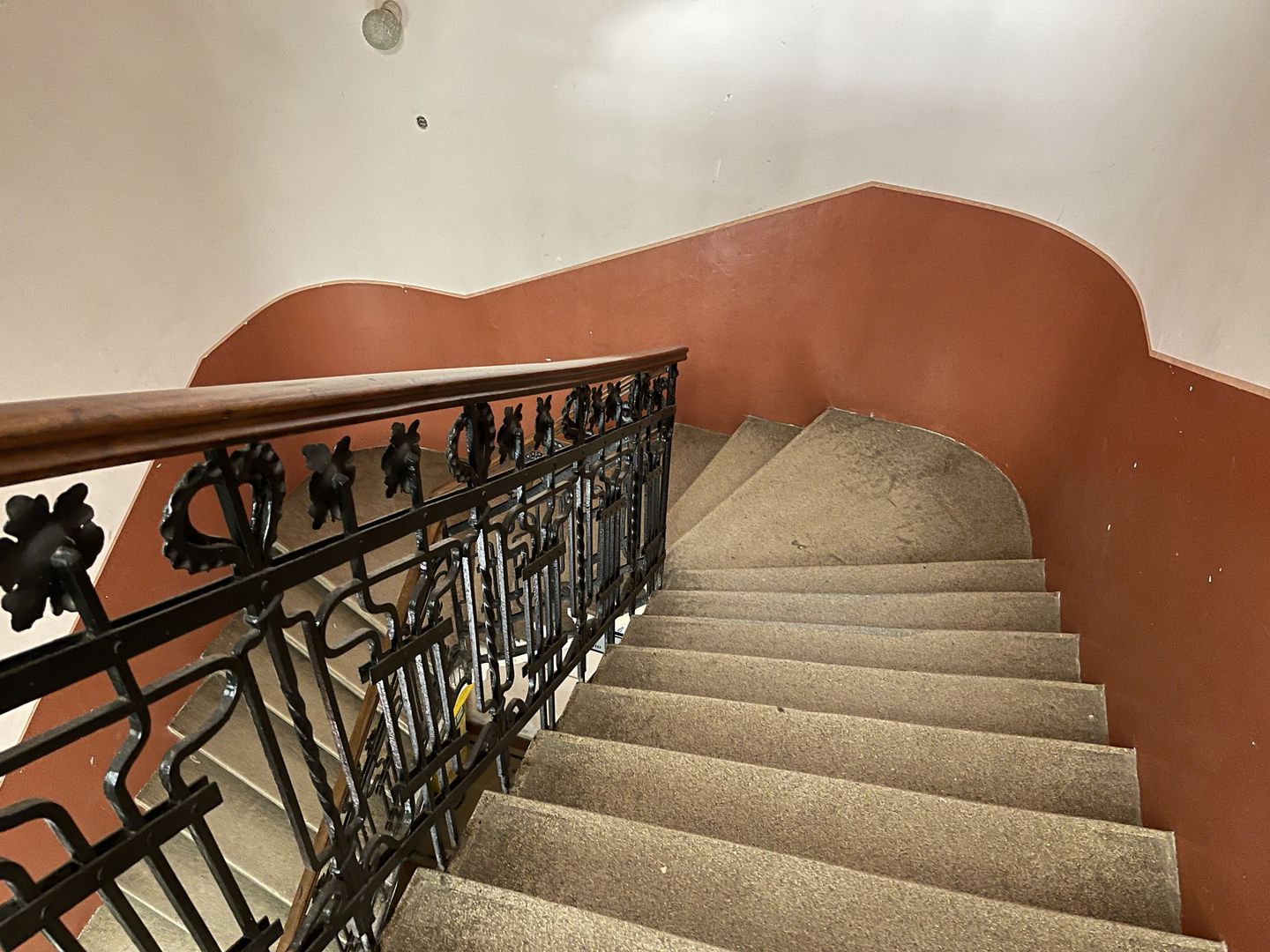 Apartament 4 camere spatios  in zona Sinaia - Poză 18