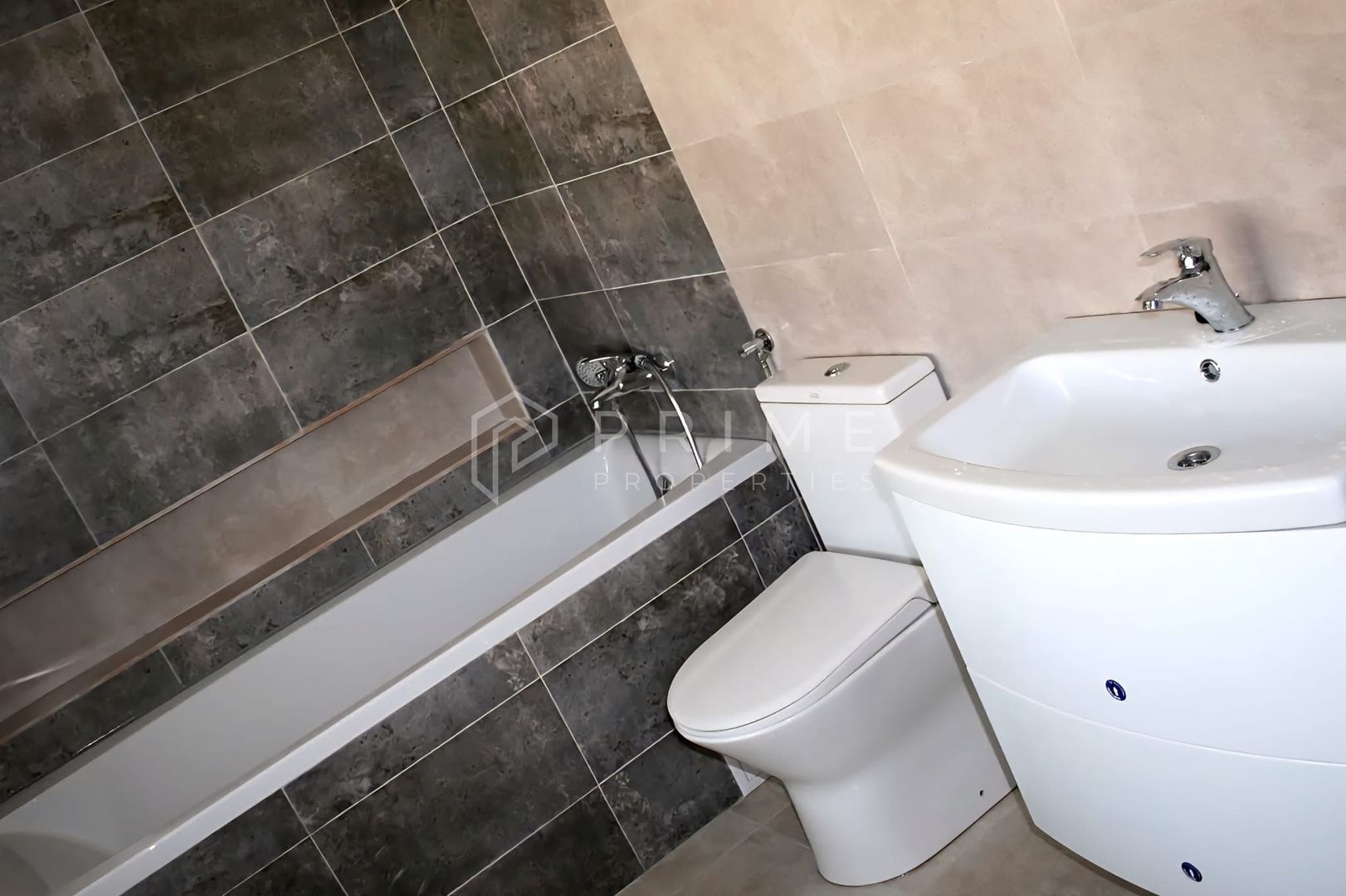 Casă tip duplex complet amenajată si mobilată | șemineu și garaj | - Poză 8