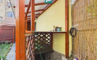Apartament cu 2 camere și curte ultracentral - Poză 17