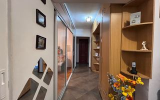 Apartament 4 camere, decomandat, etaj intermediar, Cetate - Poză 6