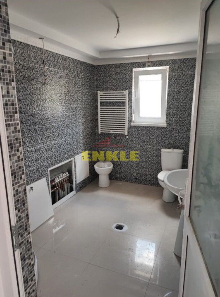 De vanzare casa, 320 mp. Pret 200.000€ - Poză 2