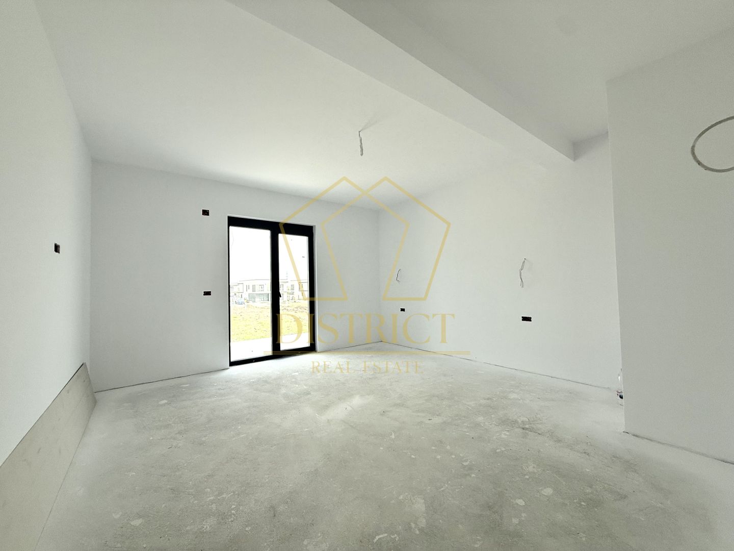 Duplex premium 4 camere, 2 balcoane | Covaci - Poză 15
