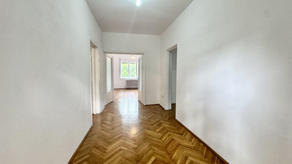 Apartament spațios într-o vilă, cu 2 garaje și terase – zona Iosefin - Poză 11