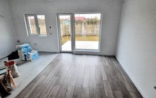 Duplex de vanzare cu 4 camere,2 bai,250 mp teren-Mosnita Veche zona Centrala. - Poză 4