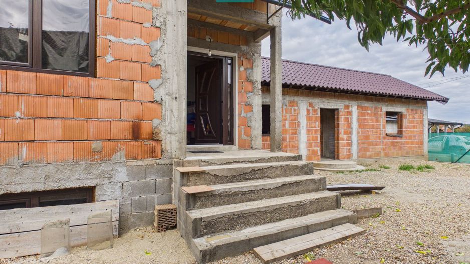 Casă la roșu D+P+M cu teren de 552 mp în Zădăreni - Poză 4