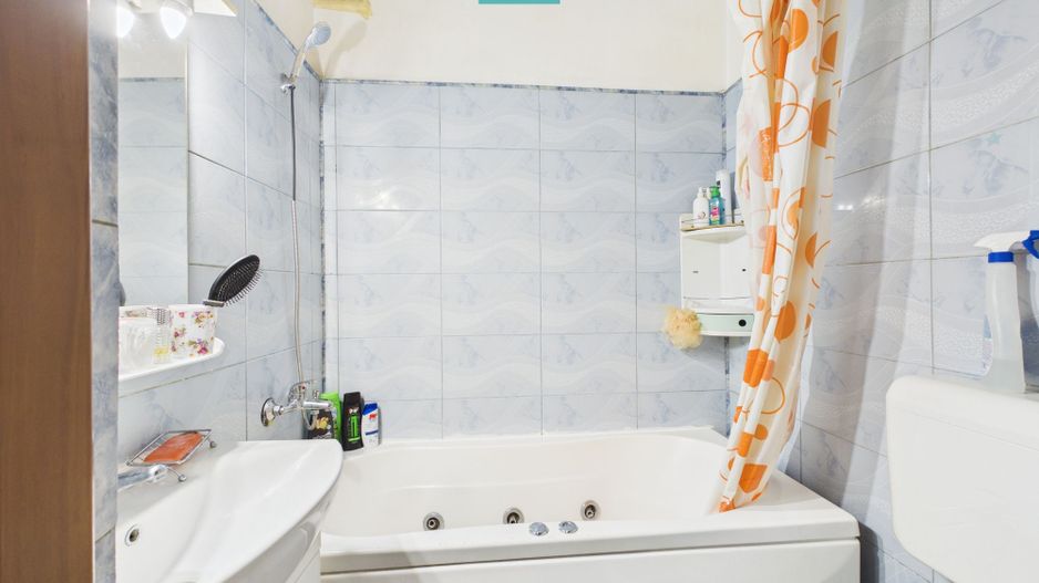 Casa cu 6 camere in Parneava - Poză 9