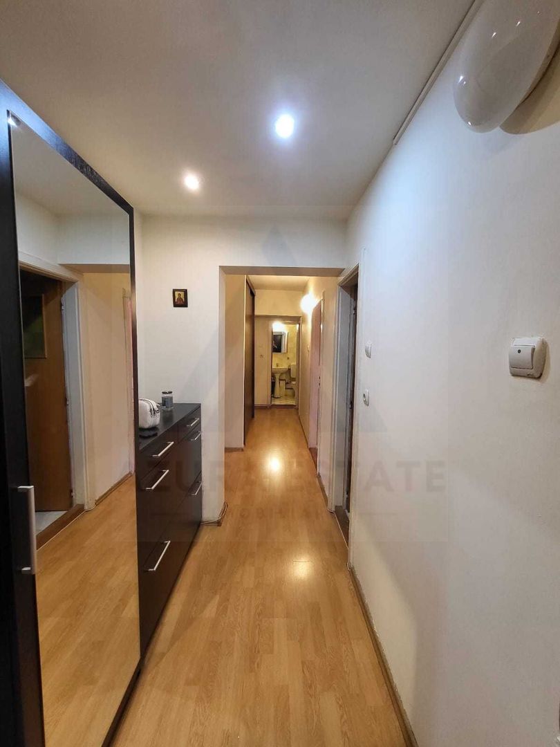 Apartament renovat 3 camere 2 bai 85 mp utili in zona Centrala - Poză 8