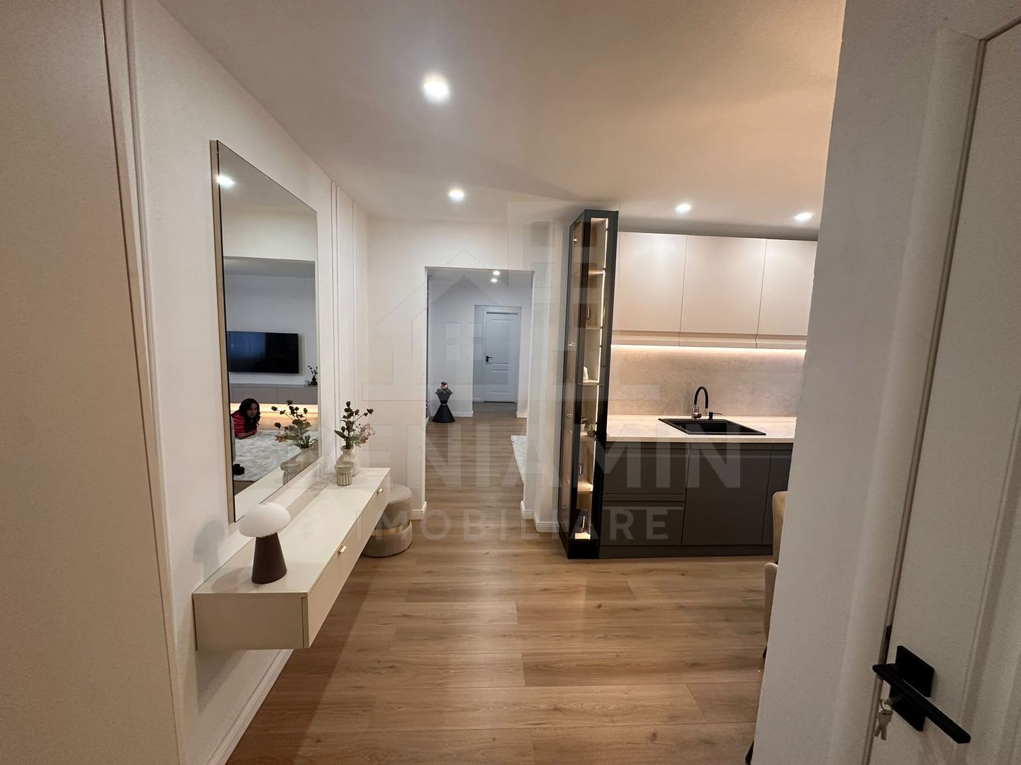 Apartament premium de vanzare 52mp Mobilat si Utilat Cartier Rovine - Poză 8