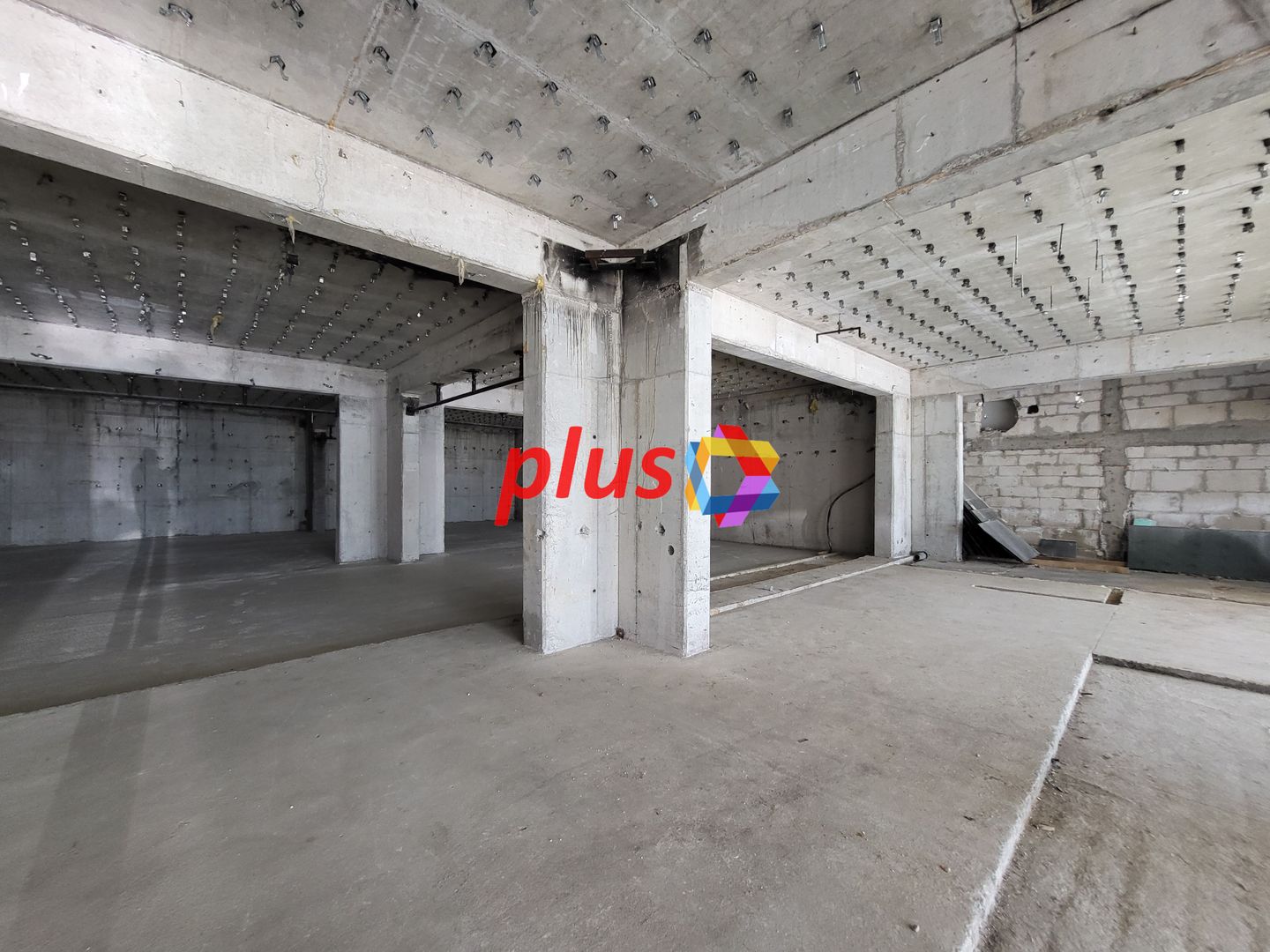 Clădire mixta -3600 mp - Poză 16