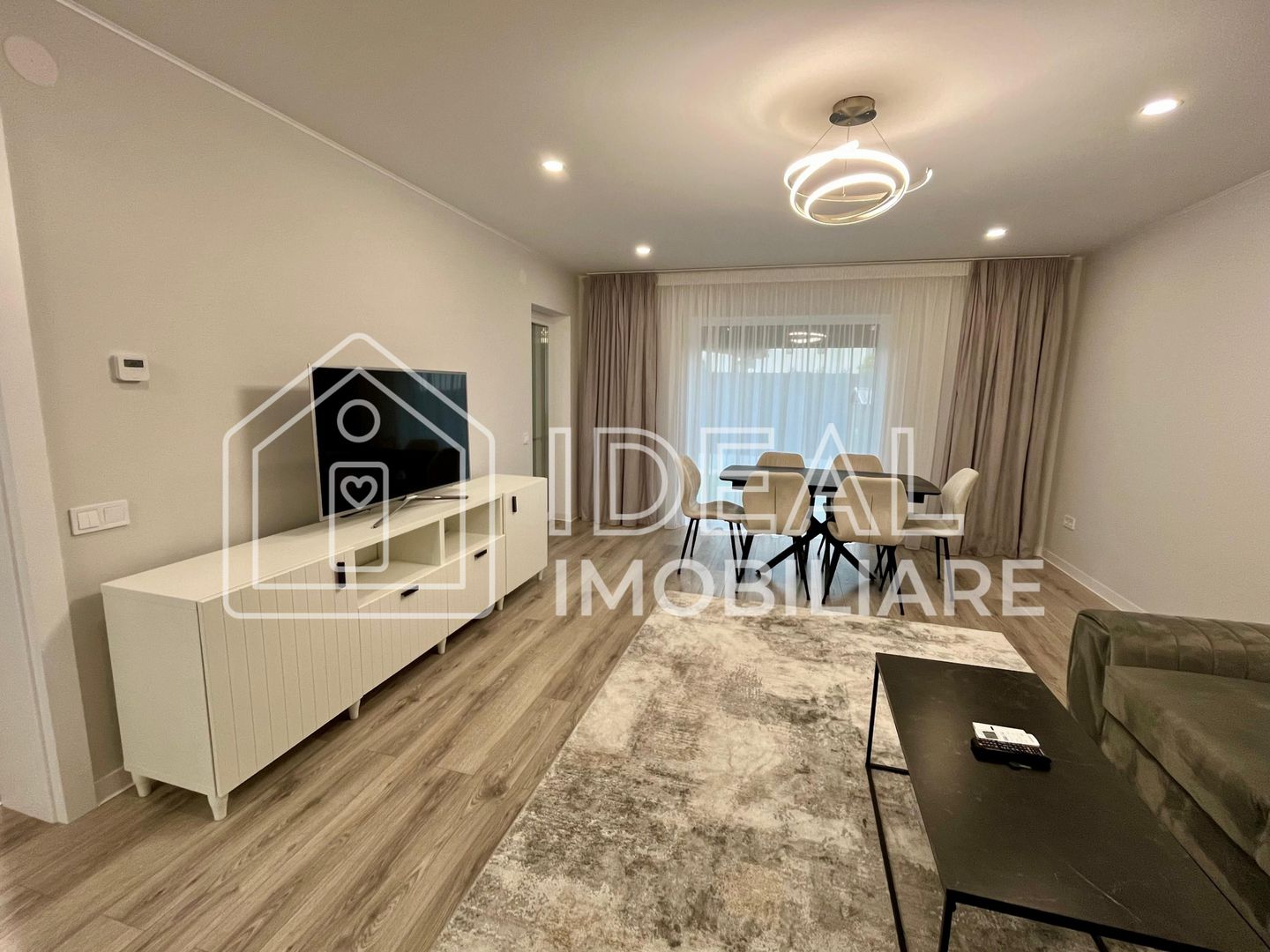 Casa moderna cu 4 camere de închiriat - Șelimbăr - Poză 3