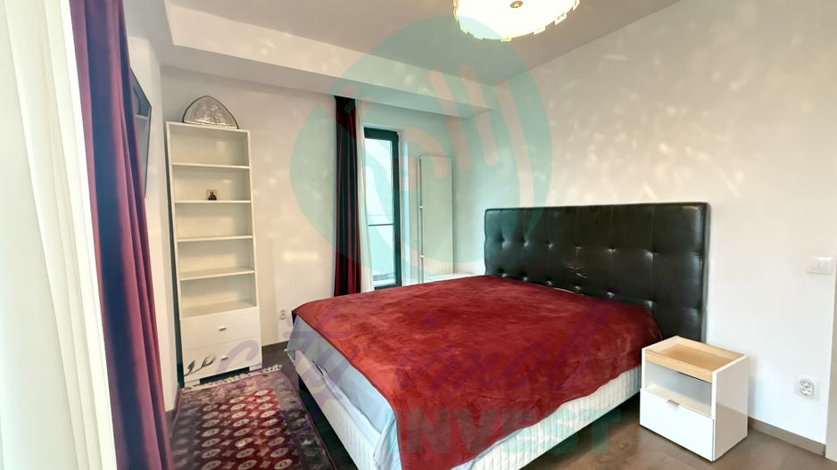 3 camere intr-o cladire cu arhitectura deosebita - Poză 2