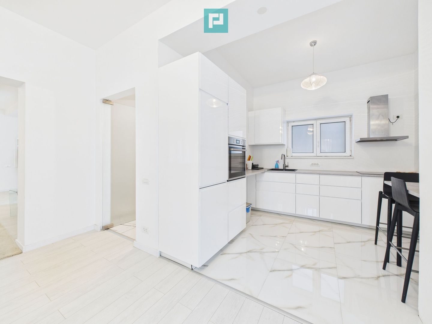 Apartament modern cu 4 camere pe Bulevardul Dacia - Poză 13