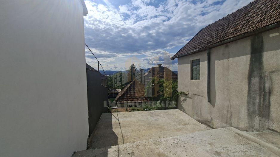 Apartament 2 camere semidecomandat Brasovul vechi - Poză 18