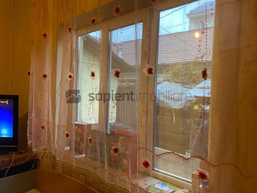 Propunem spre vanzare 2 apartamente situate in curte comuna - Poză 3