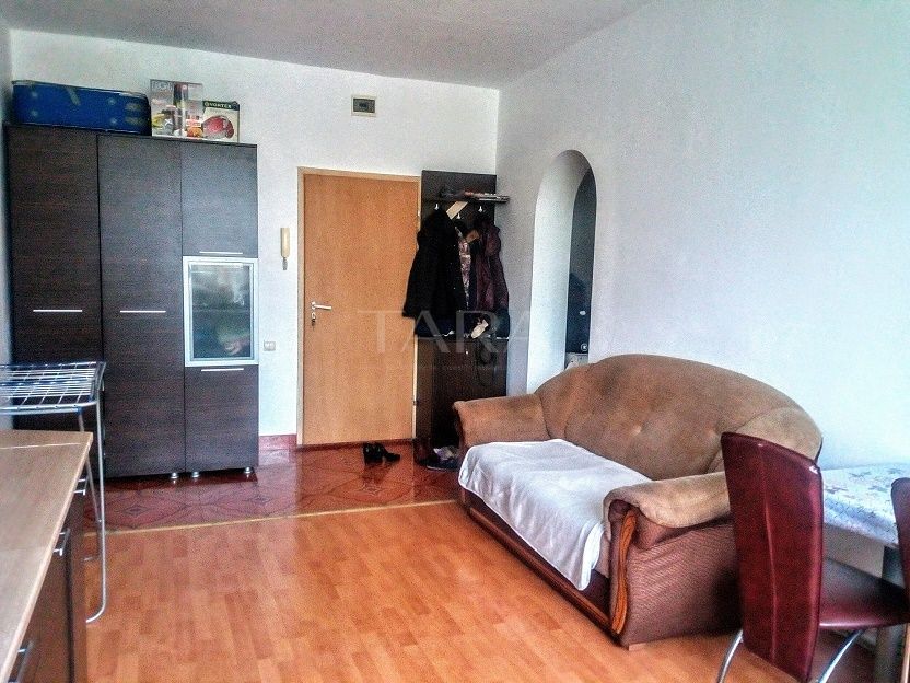 Apartament cu 2 camere de vânzare, Dambul Rotund - Poză 1