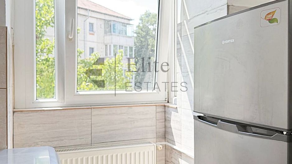 Apartament 1 camera de inchirat Bld. Decebal Oradea - Poză 4