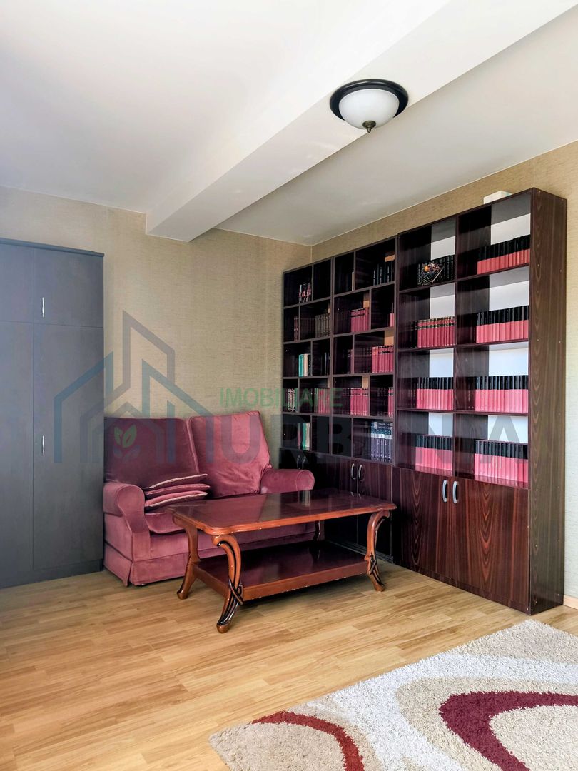 Căutăm coleg intr un apartament la vilă, zona Tătărași - Poză 1