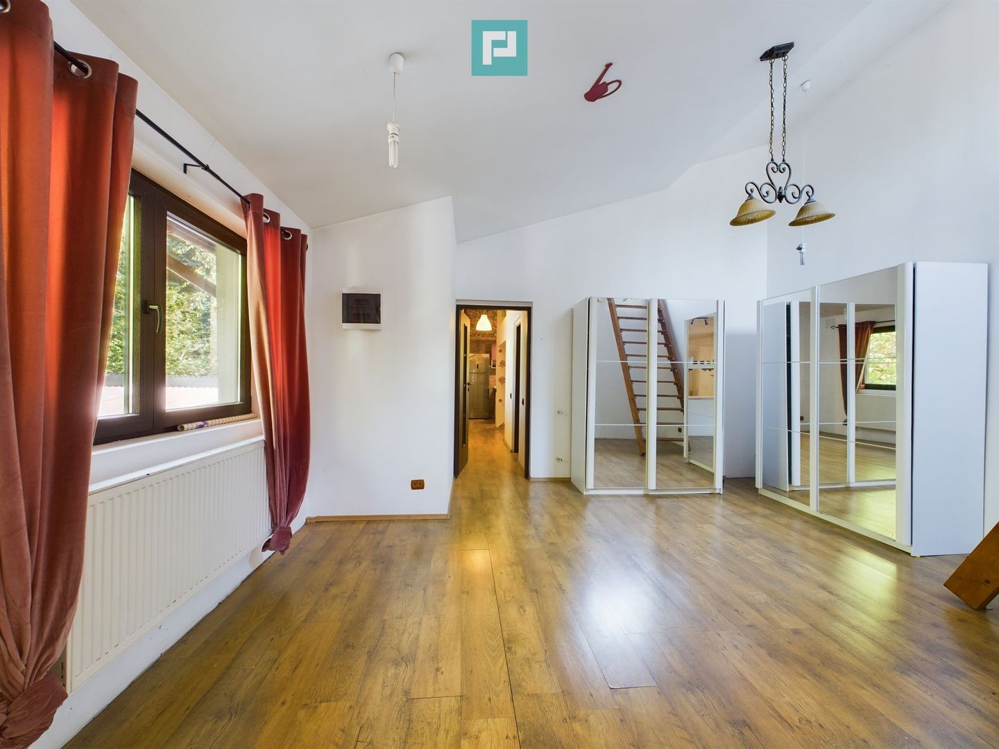 Casă ideală pentru birouri sau locuință pe Bulevardul Basarabia - Poză 3