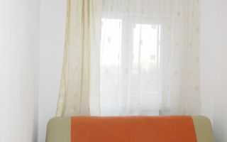 Apartament cu 3 camere mobilate,cartier Tractoru - Poză 8