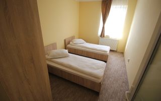 Casa 4 camere,4 bai,1 bucatarie,1 living,120 mp,500mp teren - Poză 8