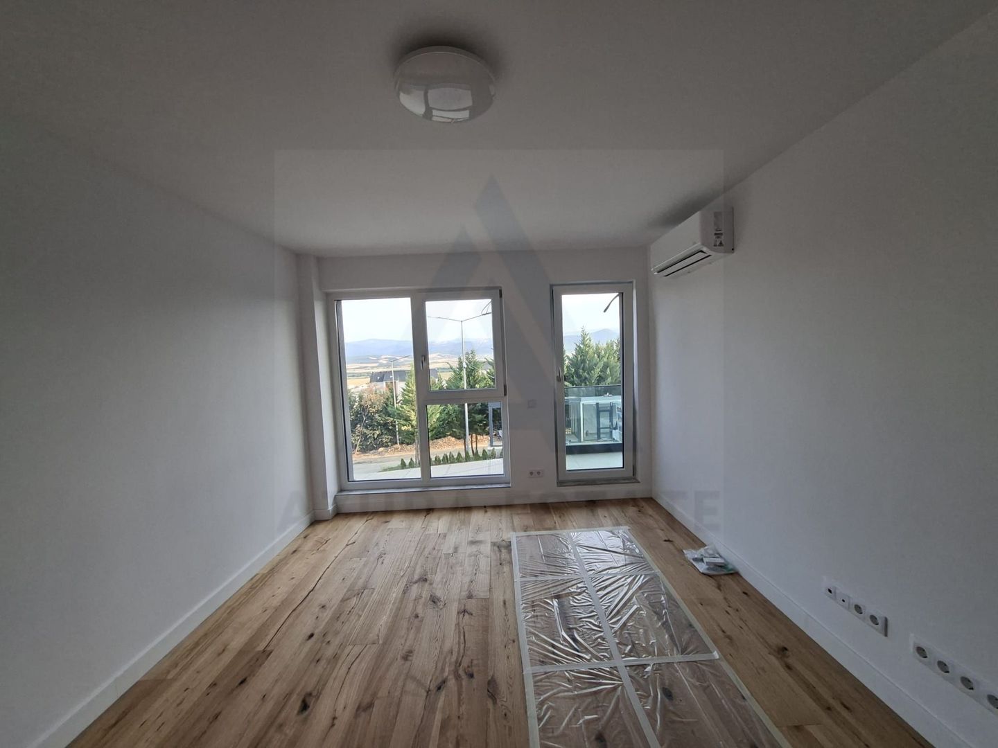 Apartament premium 61.4 mp utili 3 camere 2 bai etaj 1 in Cristian - Poză 2
